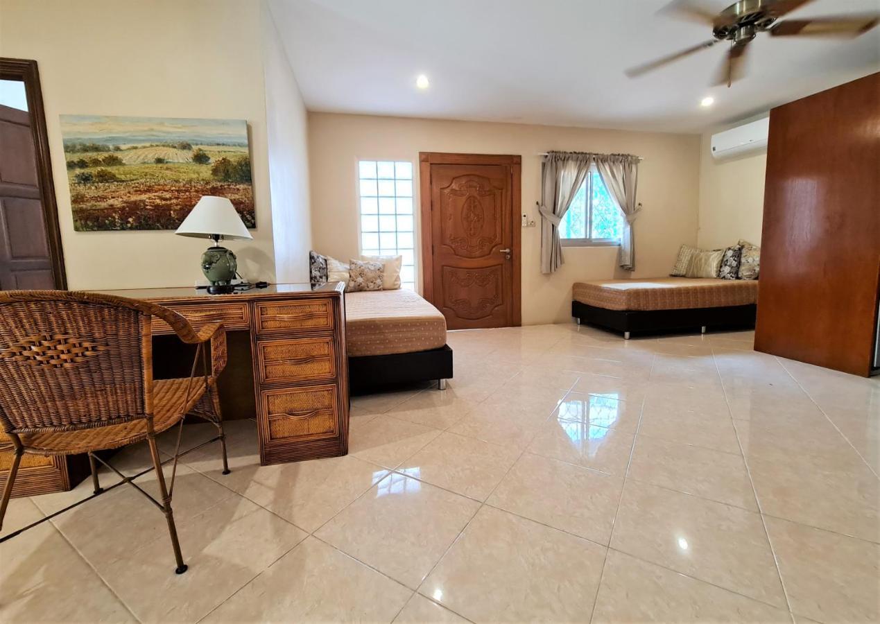 Butterfly Garden Boutique Residence By Luxury View Ex Lg Apts And Villas, A Lifestyle Destination 1 To 3 Bedroom Units 110 To 190 Sqmtr, 2 Full Bathrooms, Rain Shower, Complete Kitchen, Free Fast Fiber Wifi, 55" Smart Tvs, 24-7 Staff, Spa Bath, Free Pattaya Exterior foto