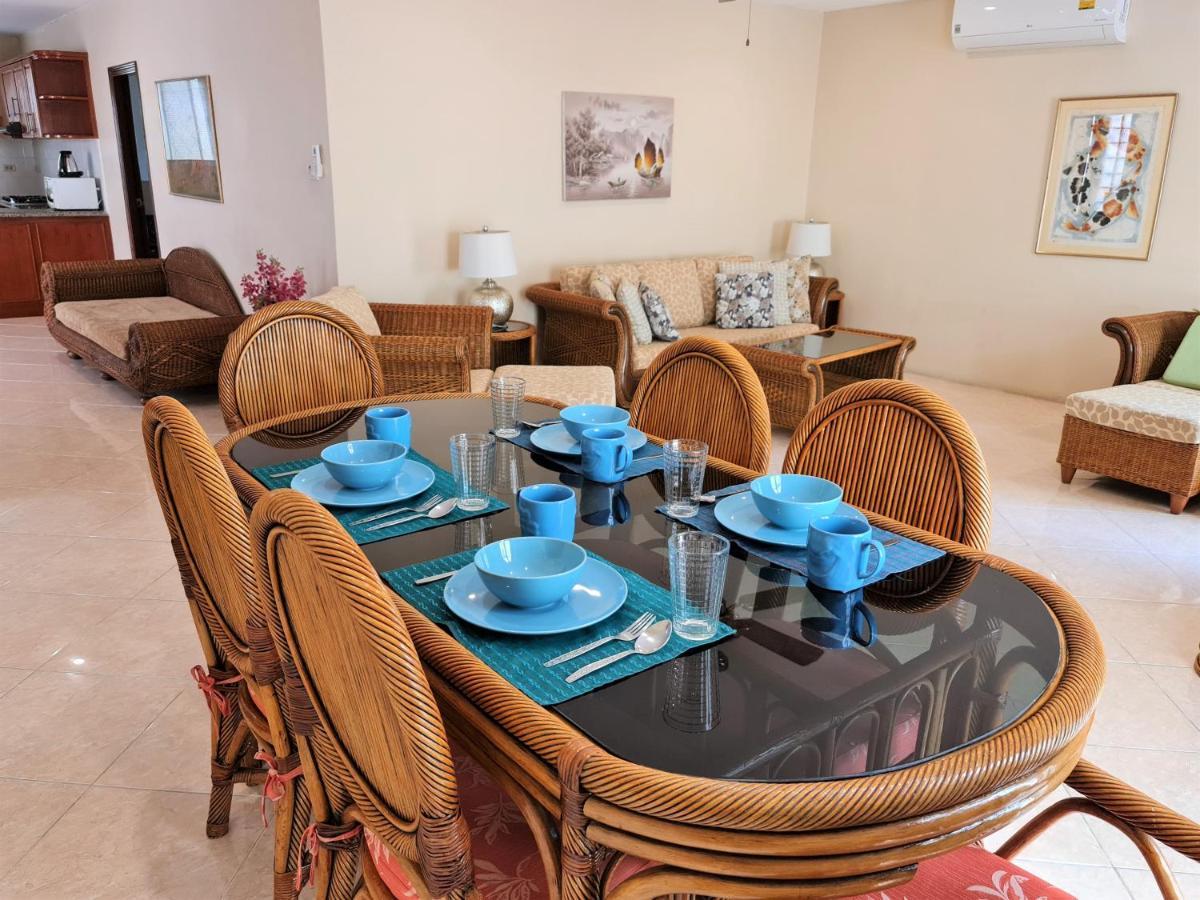 Butterfly Garden Boutique Residence By Luxury View Ex Lg Apts And Villas, A Lifestyle Destination 1 To 3 Bedroom Units 110 To 190 Sqmtr, 2 Full Bathrooms, Rain Shower, Complete Kitchen, Free Fast Fiber Wifi, 55" Smart Tvs, 24-7 Staff, Spa Bath, Free Pattaya Exterior foto