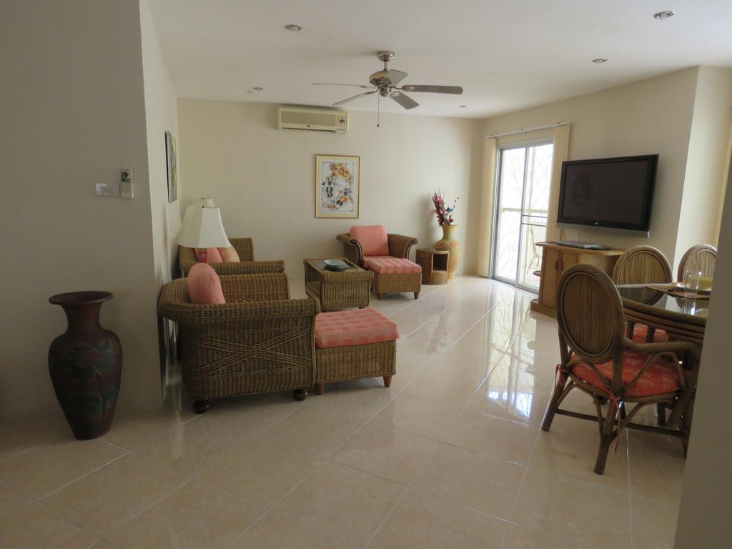 Butterfly Garden Boutique Residence By Luxury View Ex Lg Apts And Villas, A Lifestyle Destination 1 To 3 Bedroom Units 110 To 190 Sqmtr, 2 Full Bathrooms, Rain Shower, Complete Kitchen, Free Fast Fiber Wifi, 55" Smart Tvs, 24-7 Staff, Spa Bath, Free Pattaya Zimmer foto