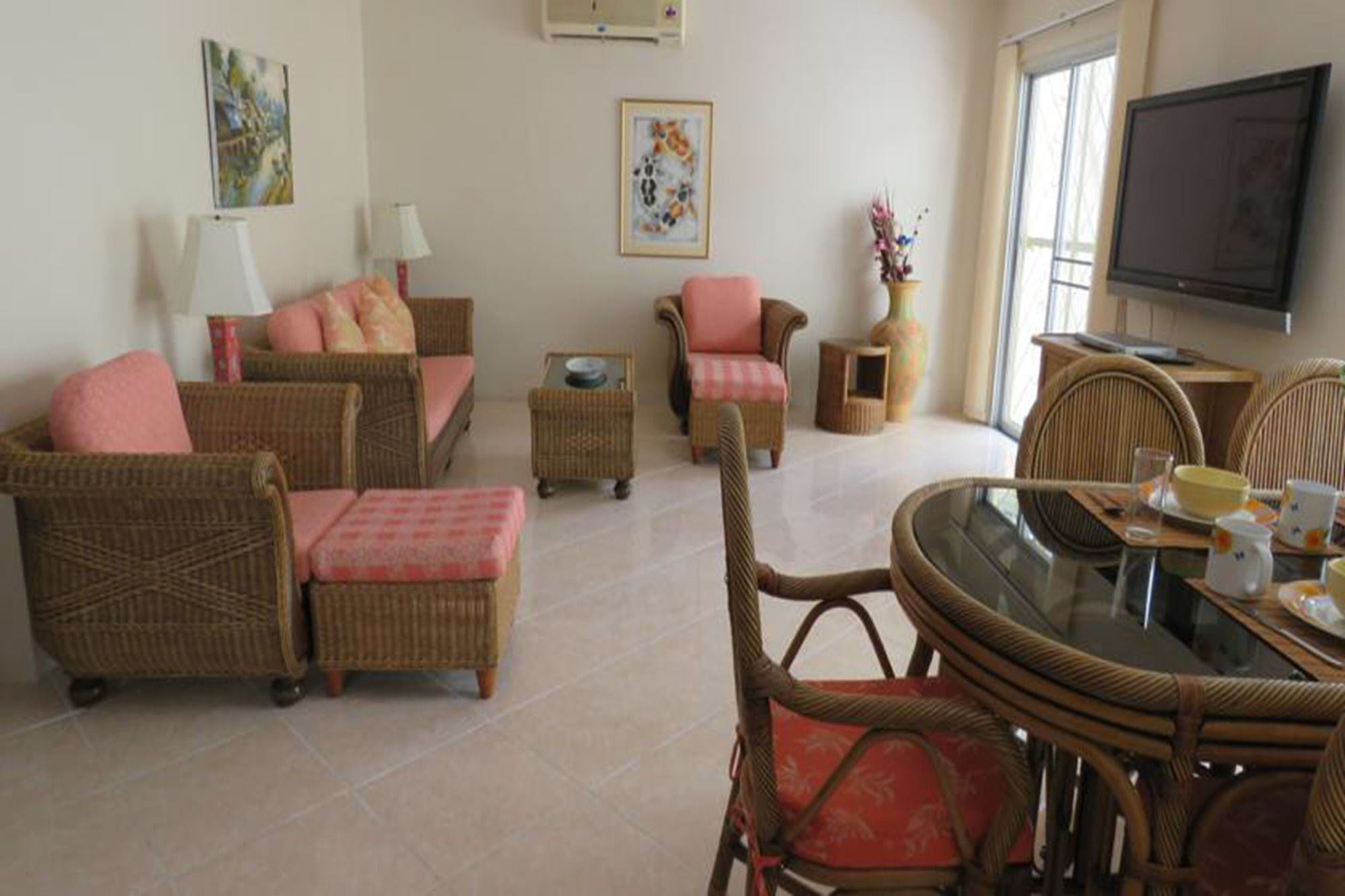 Butterfly Garden Boutique Residence By Luxury View Ex Lg Apts And Villas, A Lifestyle Destination 1 To 3 Bedroom Units 110 To 190 Sqmtr, 2 Full Bathrooms, Rain Shower, Complete Kitchen, Free Fast Fiber Wifi, 55" Smart Tvs, 24-7 Staff, Spa Bath, Free Pattaya Exterior foto