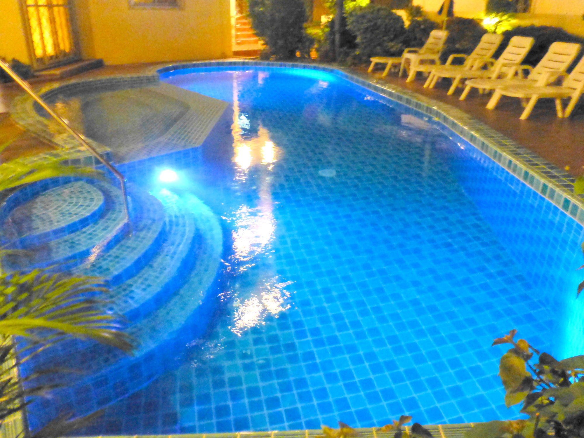 Butterfly Garden Boutique Residence By Luxury View Ex Lg Apts And Villas, A Lifestyle Destination 1 To 3 Bedroom Units 110 To 190 Sqmtr, 2 Full Bathrooms, Rain Shower, Complete Kitchen, Free Fast Fiber Wifi, 55" Smart Tvs, 24-7 Staff, Spa Bath, Free Pattaya Exterior foto