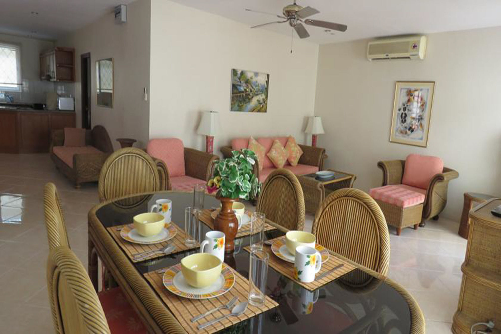 Butterfly Garden Boutique Residence By Luxury View Ex Lg Apts And Villas, A Lifestyle Destination 1 To 3 Bedroom Units 110 To 190 Sqmtr, 2 Full Bathrooms, Rain Shower, Complete Kitchen, Free Fast Fiber Wifi, 55" Smart Tvs, 24-7 Staff, Spa Bath, Free Pattaya Exterior foto